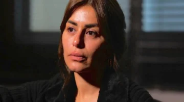 منة فضالي تنشر صور خادمتها بعد تعرضها لعملية سرقة ونصب مفاجئة
